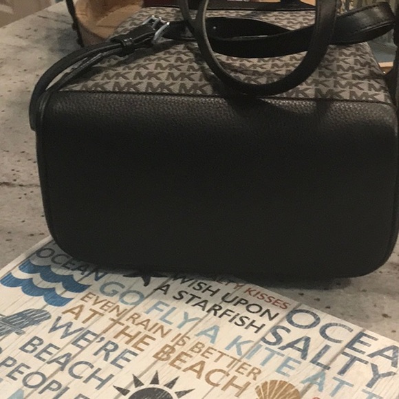 NWT ‼️RESERVED ‼️Michael Kors - Picture 3 of 6